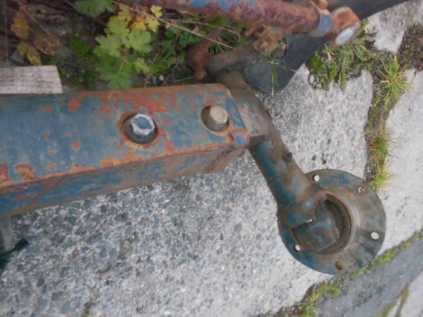 Vorderachse Fiat 550 600 640 gebraucht auch Einzelteile